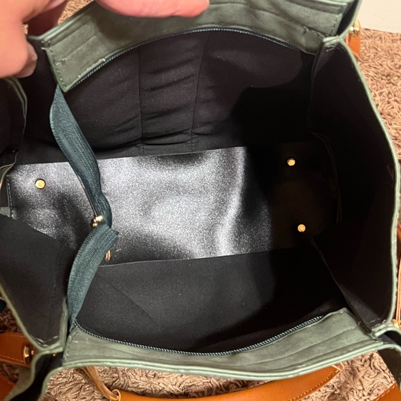 NWOT Green handbag with long removable colorful strap - Picture 5 of 7